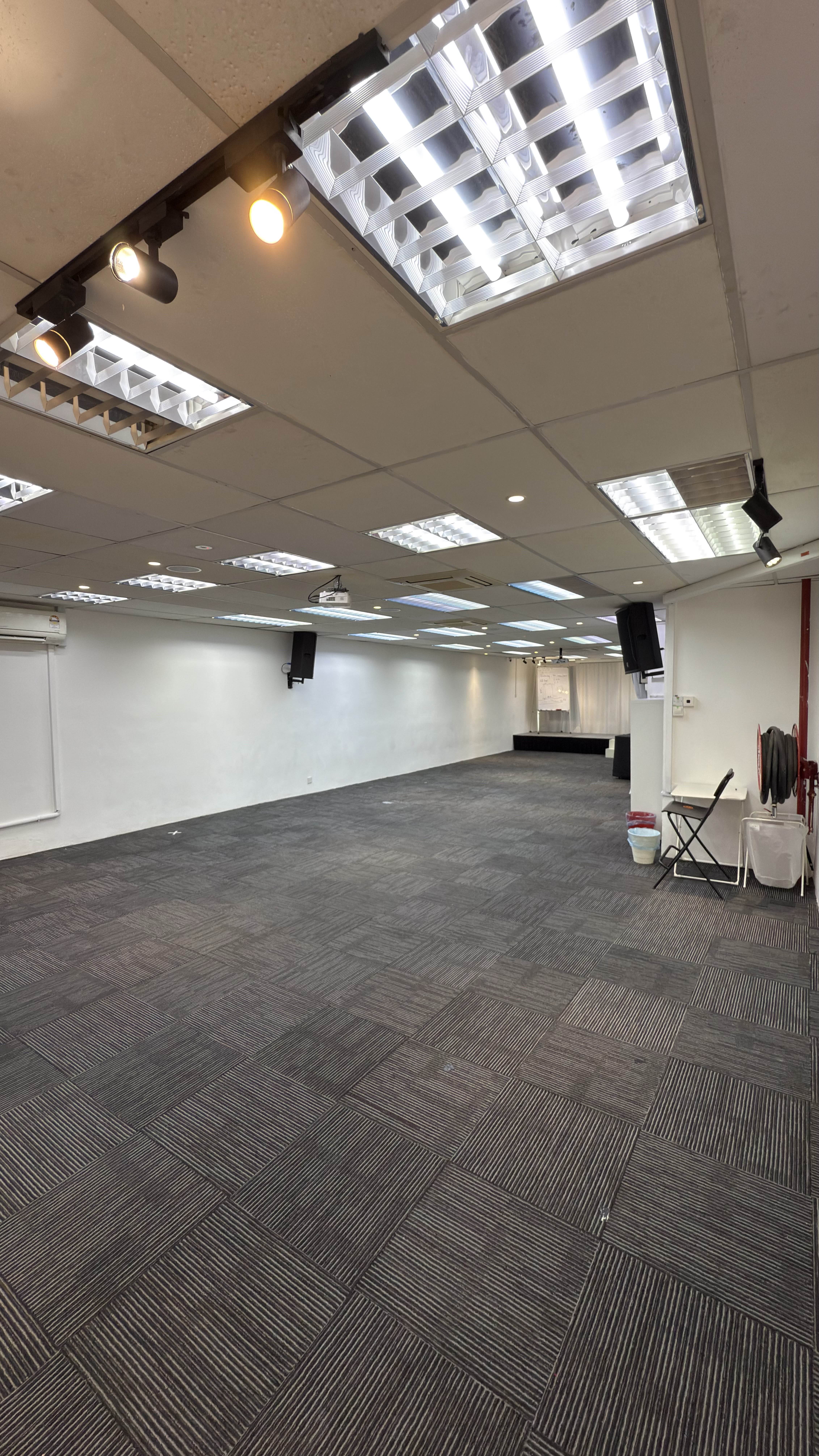 Training hall alternate corner with side table and seating